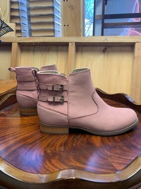 Women's Blush Pink Double-Buckle Ankle Bootie